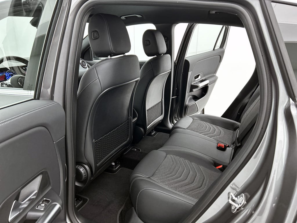 Mercedes-Benz Eqa 250+ business solution 71 kwh | parkeerpakket met achteru