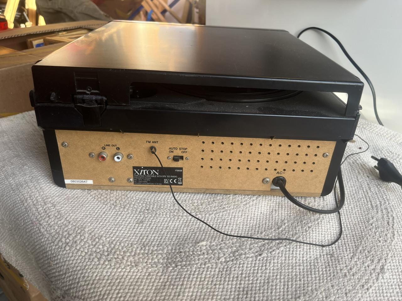 Radio + platenspeler Xiron