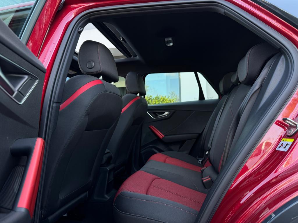 Audi Q2 30 tfsi sport * panoramadak * clima * navigatie