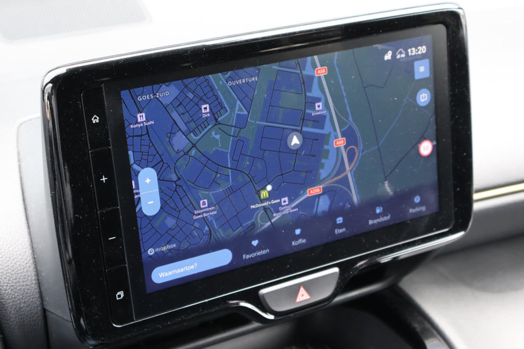 Toyota Yaris Cross 1.5 hybrid 4 x 4 l trekhaak i head-up i camera i stoelve