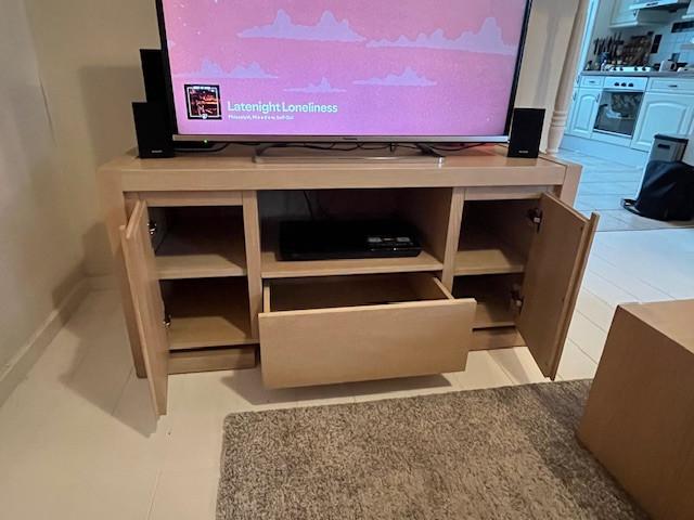 Salontafel en tv-meubelset (gaat samen weg, gratis!) - zelf ophalen