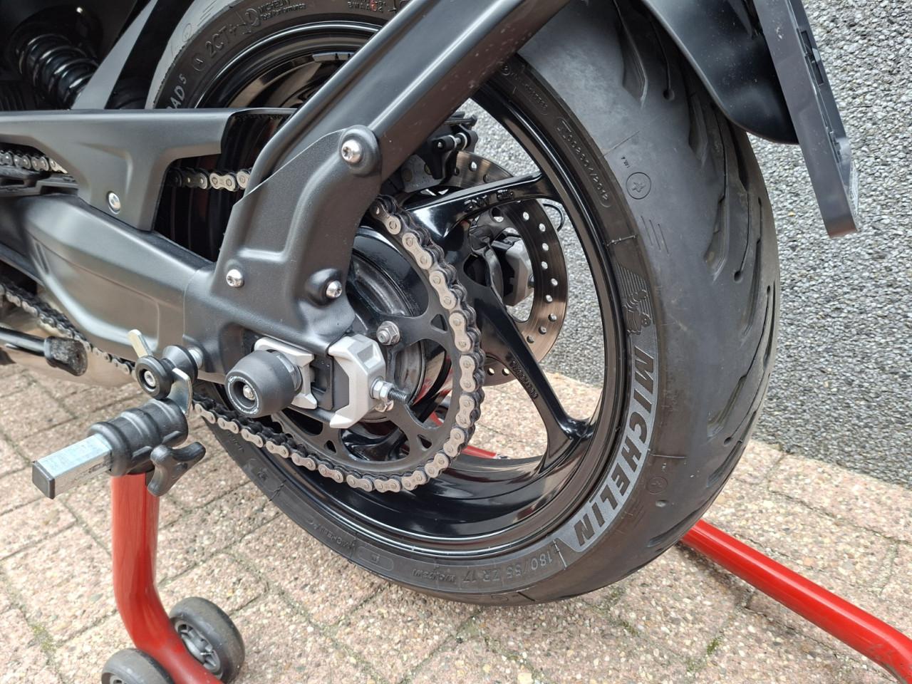 Triumph Trident 660 Triple Tribute ( Incl. Fabrieksgarantie )