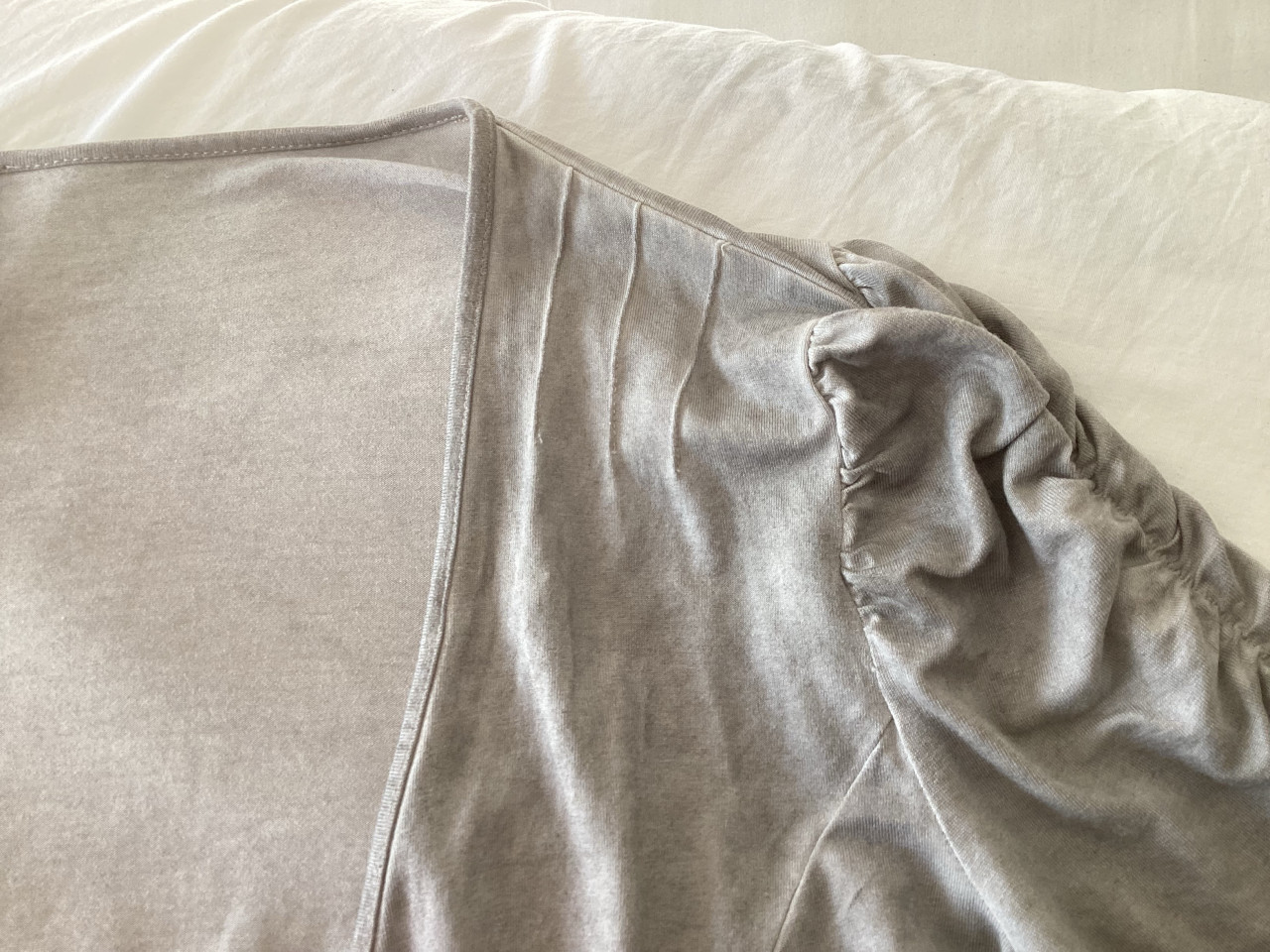 Zilvergrijs vestje met leuke plooitjescaan mouwen maat xl