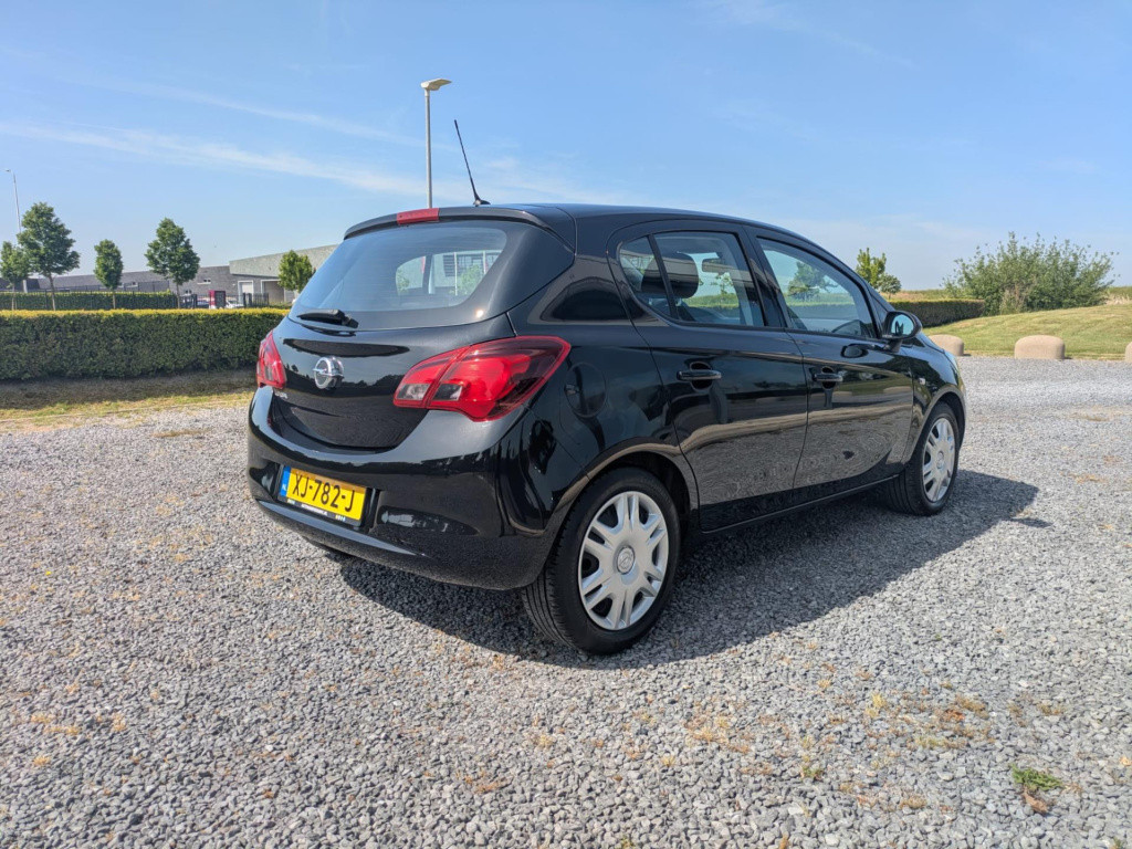Opel Corsa 1.4 favourite | airco | cruise control | bluetooth