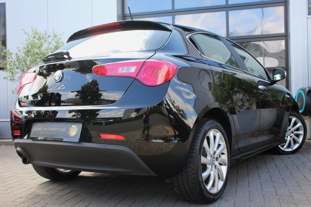 Alfa Romeo Giulietta 1.4 t turbo turismo - leder - cruise - clima - stoel v