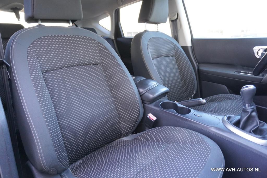 Nissan Qashqai 1.6 connect edition