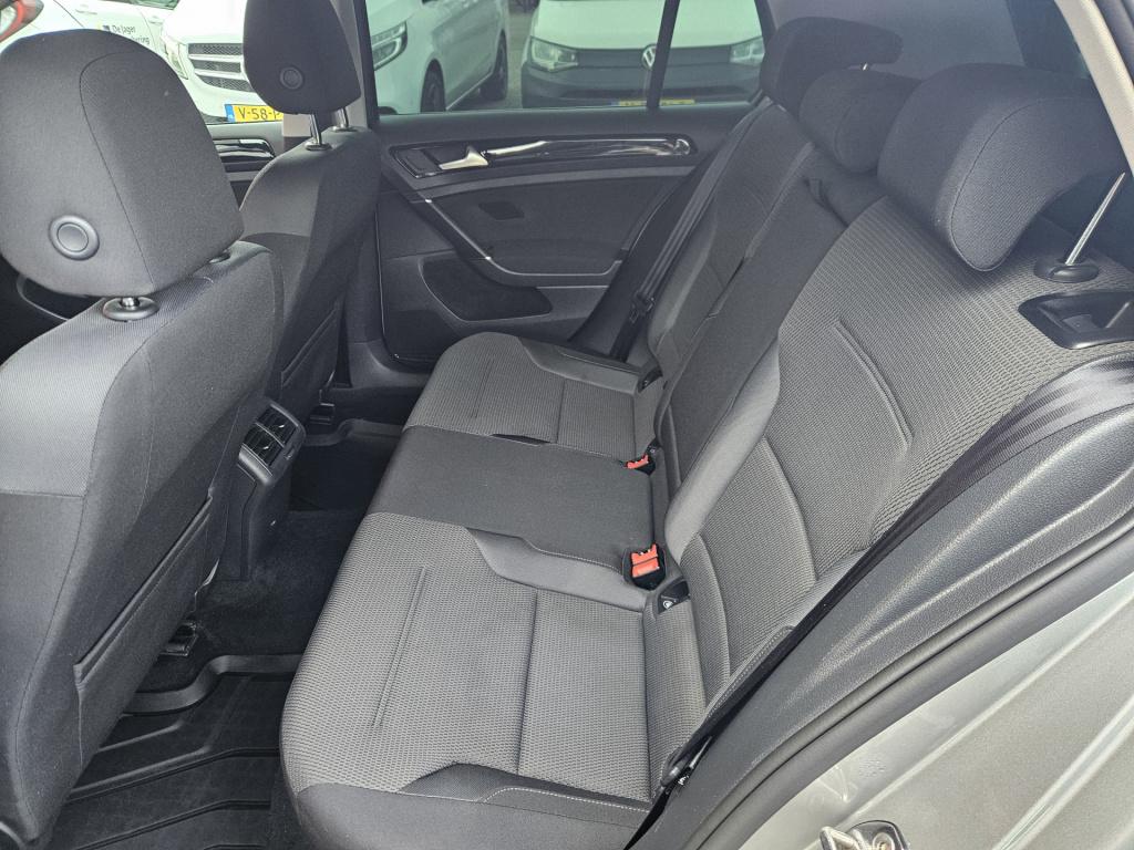 Volkswagen Golf 1.0 tsi comfortline | carplay | camera | trekhaak