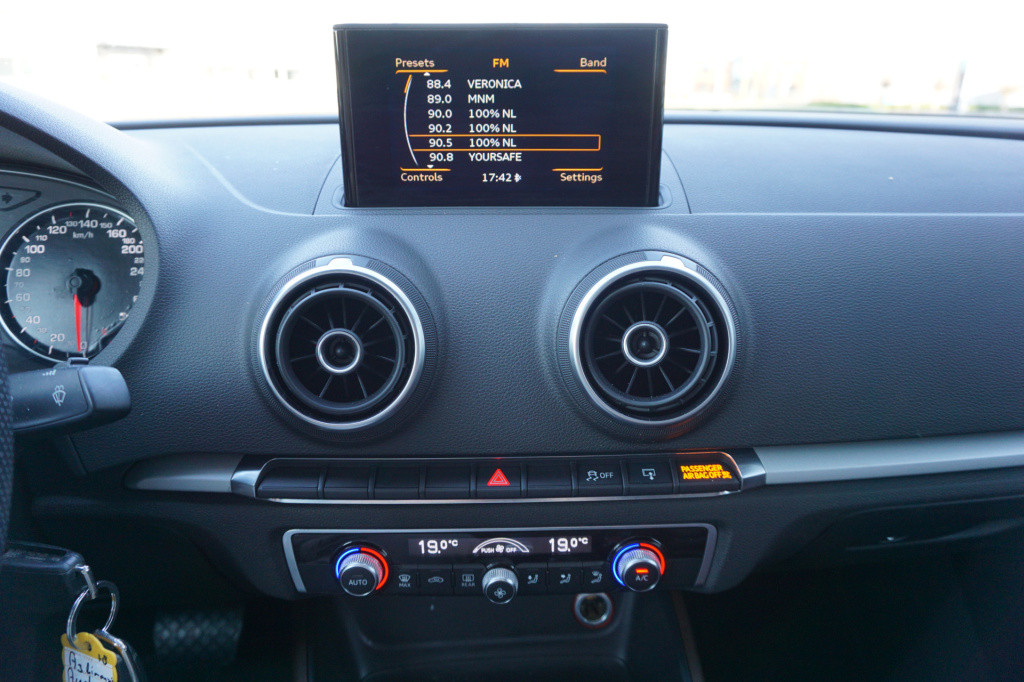 Audi A3 limousine 1.8 tfsi quattro ambition automaat panoramadak / leder / 