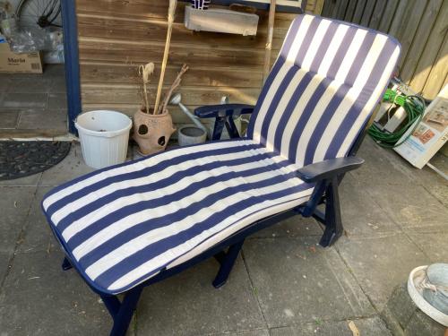 Stoel / ligbed voor in de tuin