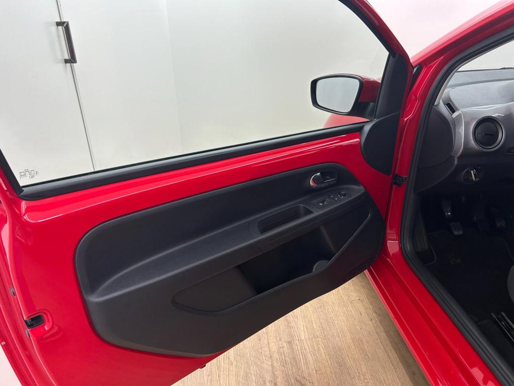 Seat Mii occasion 1.0 style sport | rood | tweedehands seat mii | airco | c