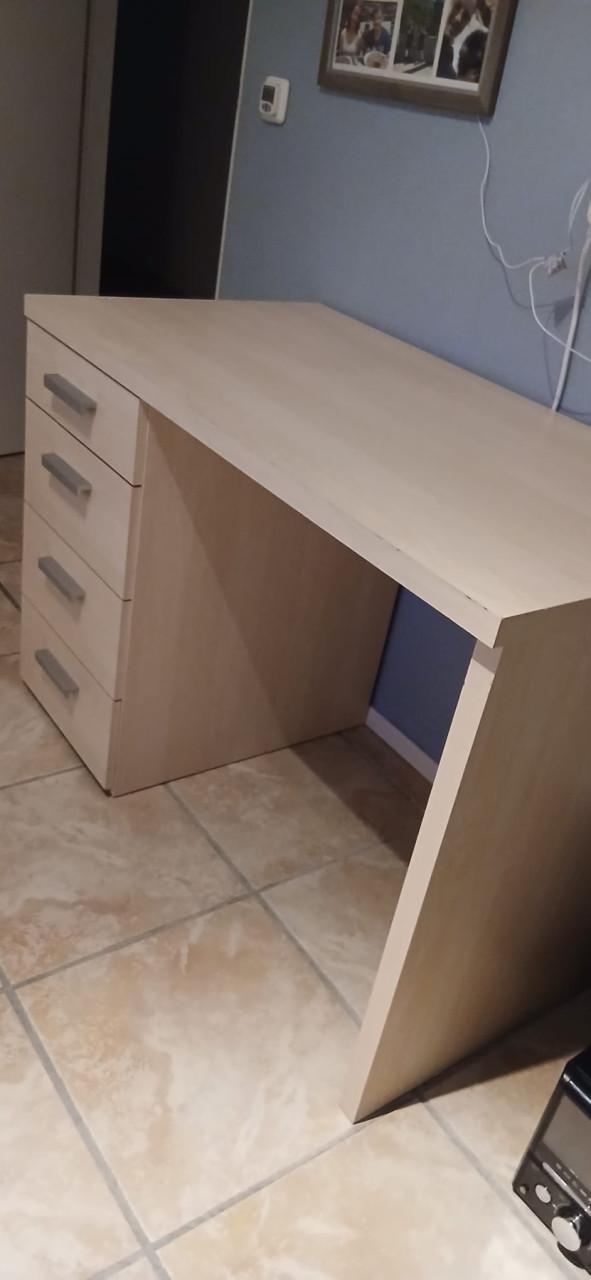 Kajuit bed en bureau