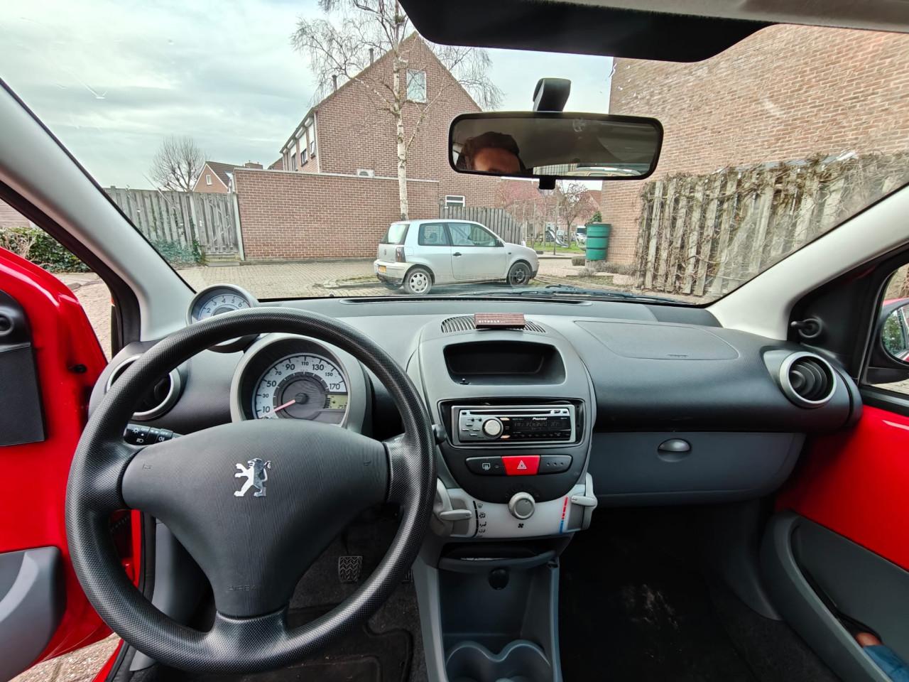 Peugeot 107 1.0 12V 3DR 2006 Rood