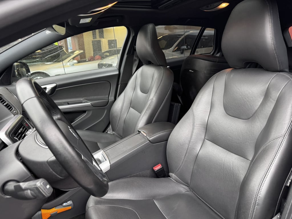 Volvo V60 cross country 2.0 t5 polar+ | 19" lmv | on-call | trekhaak