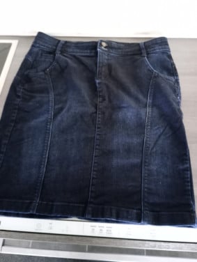 Half lange jeans rok ( 42)
