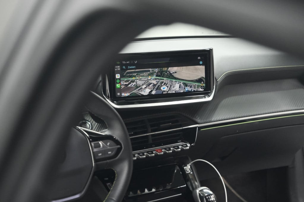 Peugeot 208 puretech 100 gt | camera | navigatie | apple carplay | parkeers