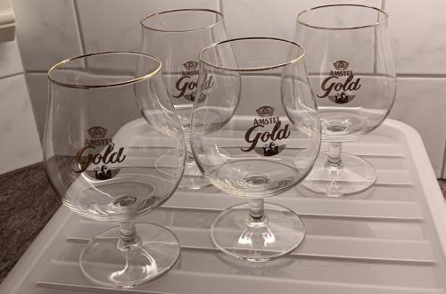 4 BIERGLAZEN "AMSTEL GOLD"
