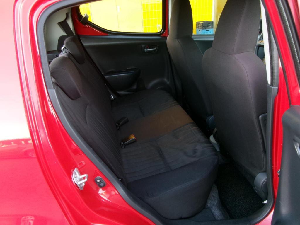 Nissan Pixo 1.0 airco, c.v. 92000 km (lichte hagelschade)