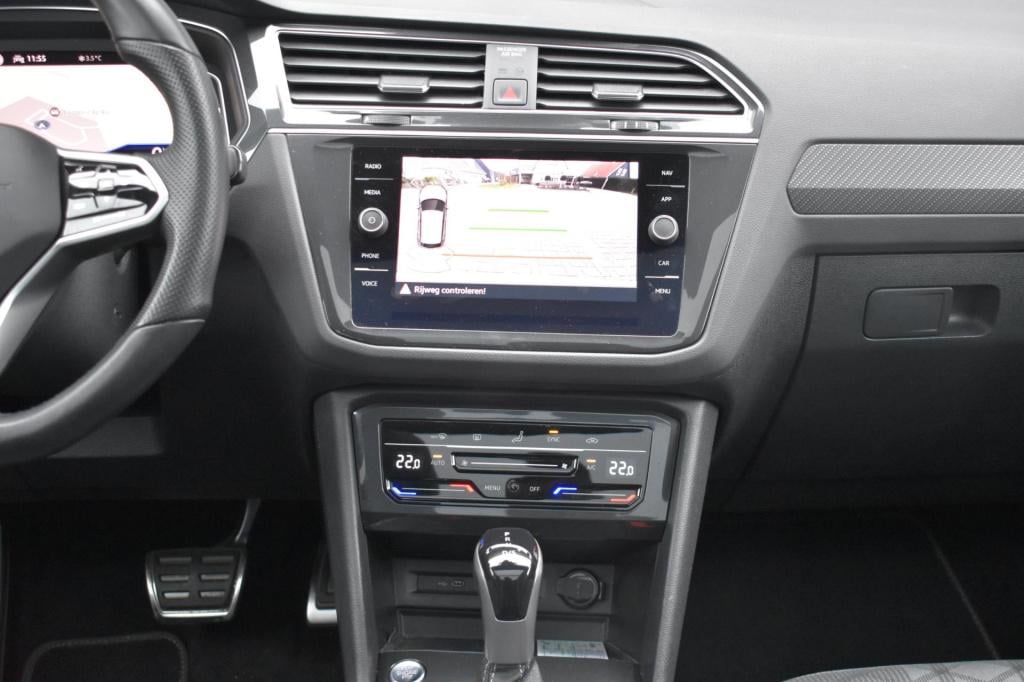 Volkswagen Tiguan 1.5 tsi r-line | black style | panoramadak | nap | camera