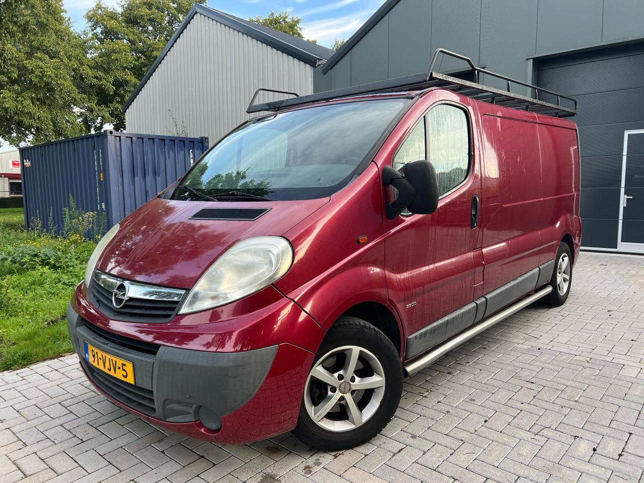 Opel Vivaro 2.0CDTi L2H1 Airco 6bak Jaar Apk