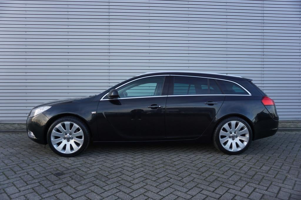 Opel Insignia sports tourer 1.6 t cosmo climate / navi / cruise / leder / p