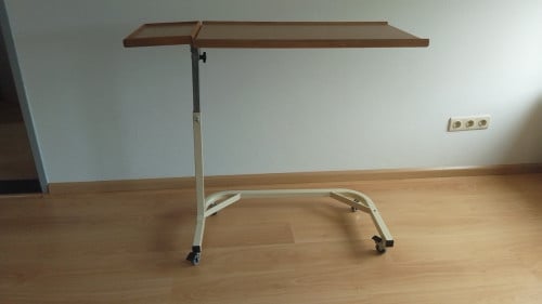 Bed lees tafel