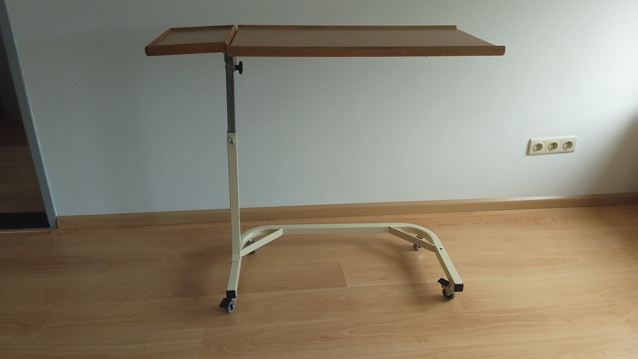 Bed lees tafel