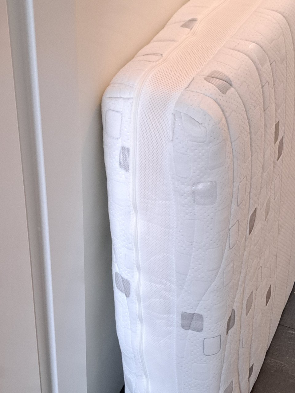 Koudschuimmatras ● 90 x 200 x 20 ● HR40 ● H2 hardheid ● wasbare hoes
