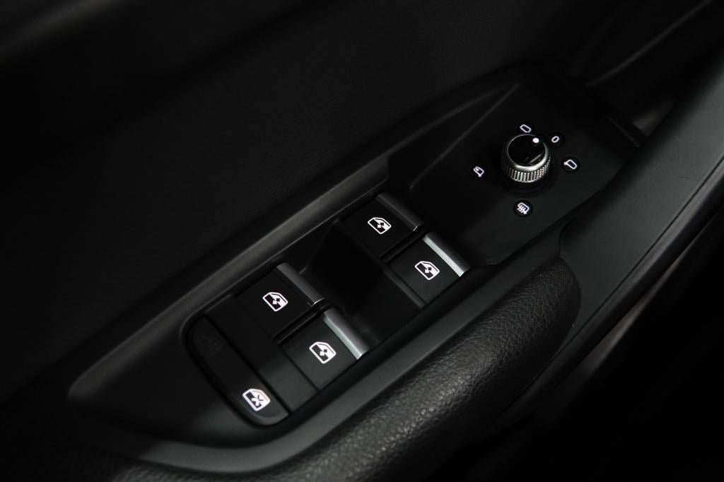 Audi Q5 2.0 quattro hybride | pano | luchtvering | led |