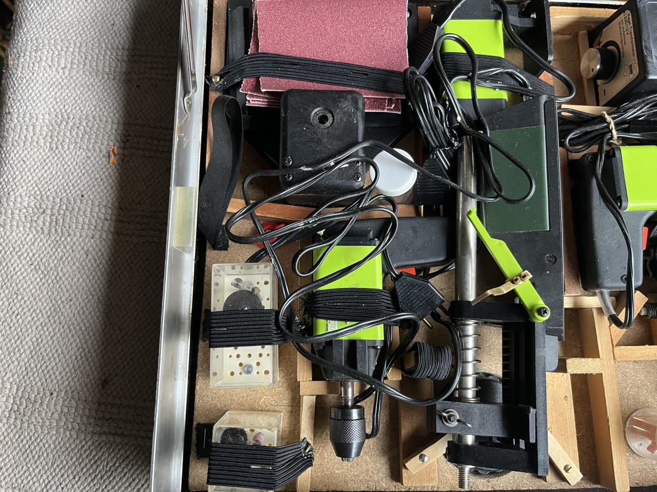 Gereedschapkoffer DELSEY met 12V apparatuur