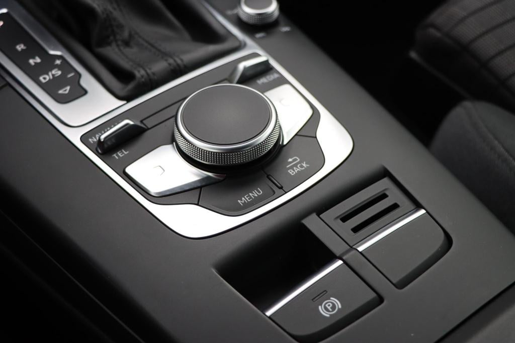 Audi A3 limousine 40 tfsi quattro advance sport 190pk s-tronic | trekhaak |