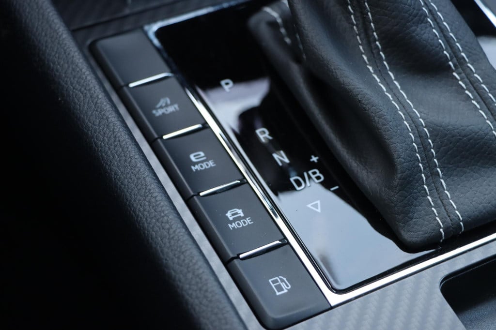 Skoda Superb combi 1.4 tsi iv sportline business