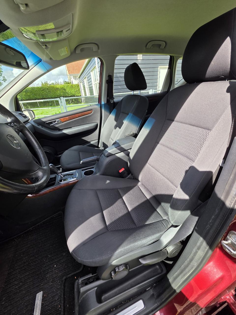 Mercedes A 150 elegance, vol jaar APK.