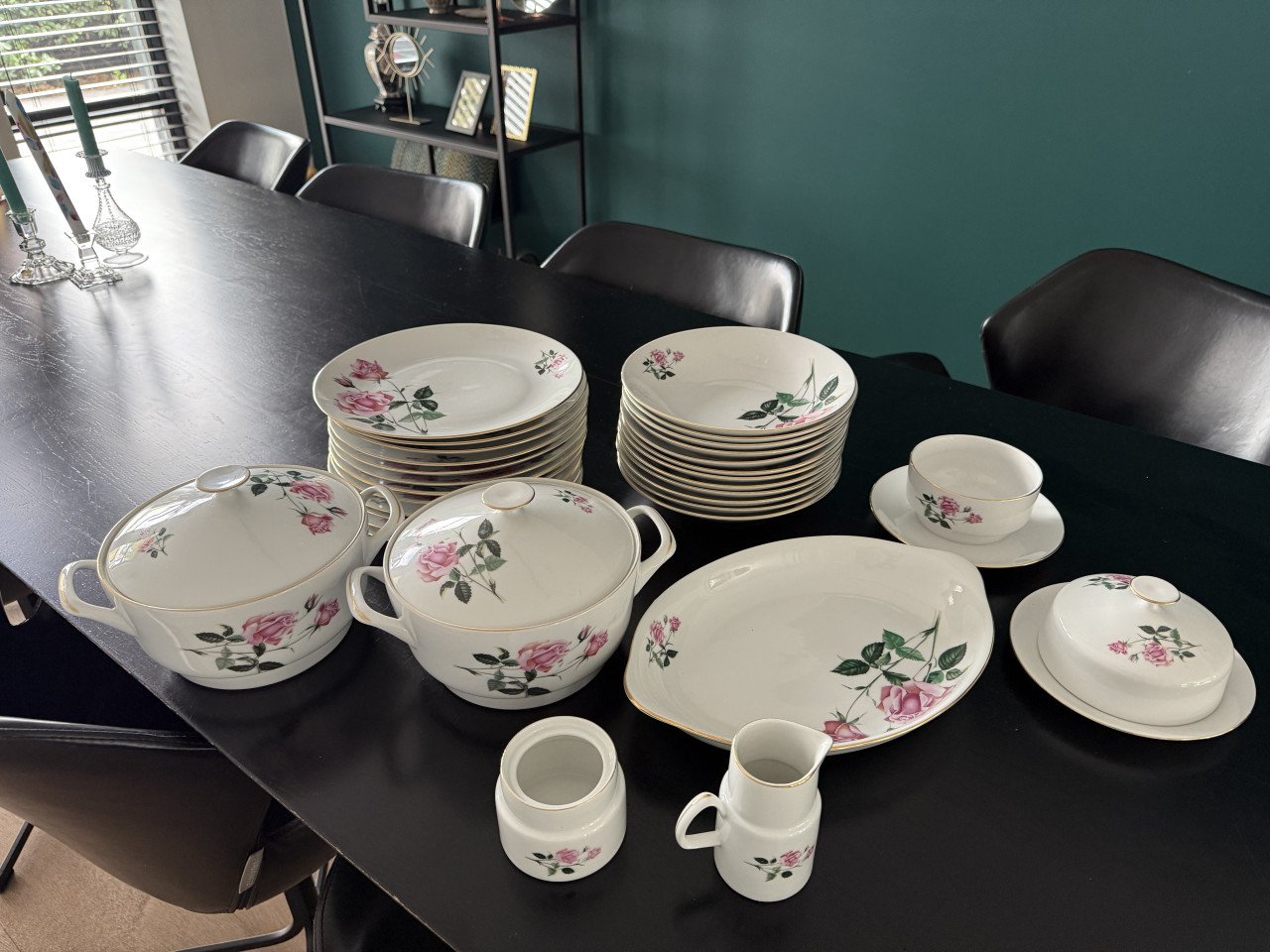 12-delig servies gouden rand en roze roosjes epiag D.F. Czecho slovakia