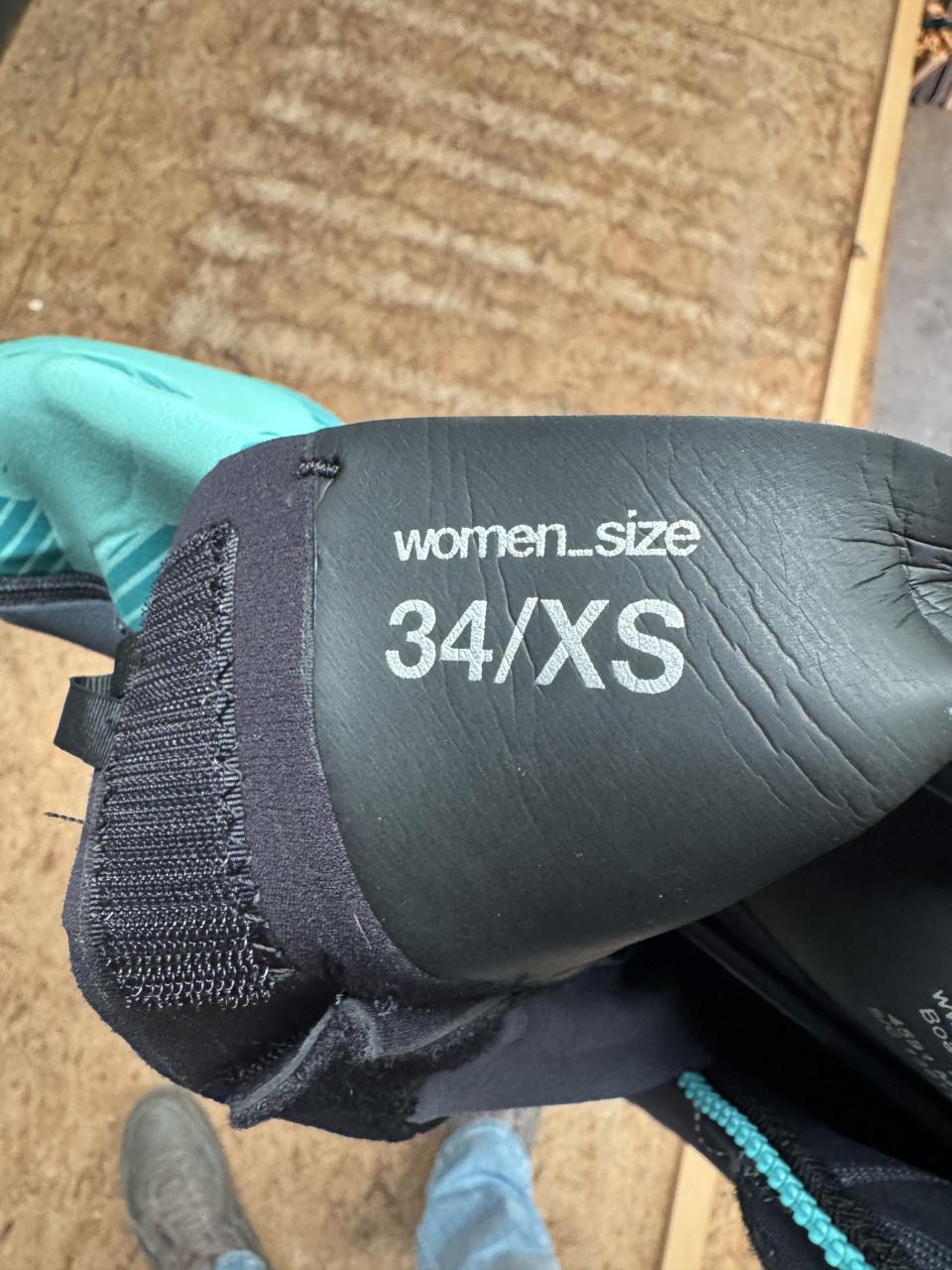 Nieuw dames/kinder surfpak