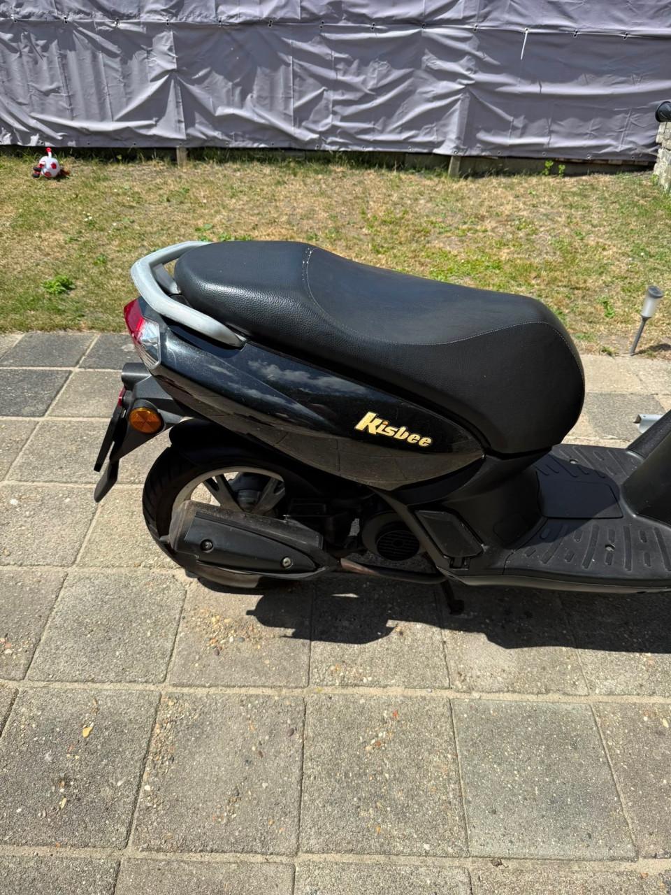 Peugeot Kisbee Scooter - lees tekst !