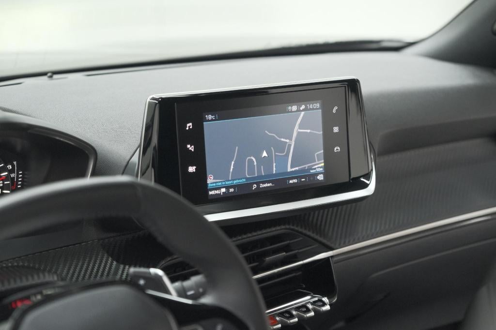 Peugeot 2008 puretech 130 active pack | trekhaak | camera | navigatie | par