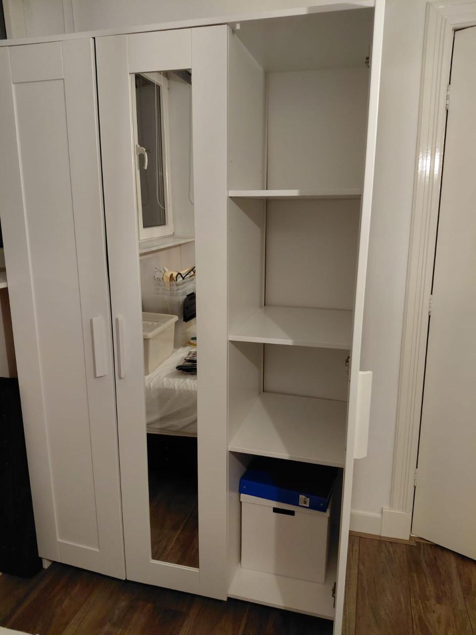 Zo goed als nieuwe Ikea kledingkast