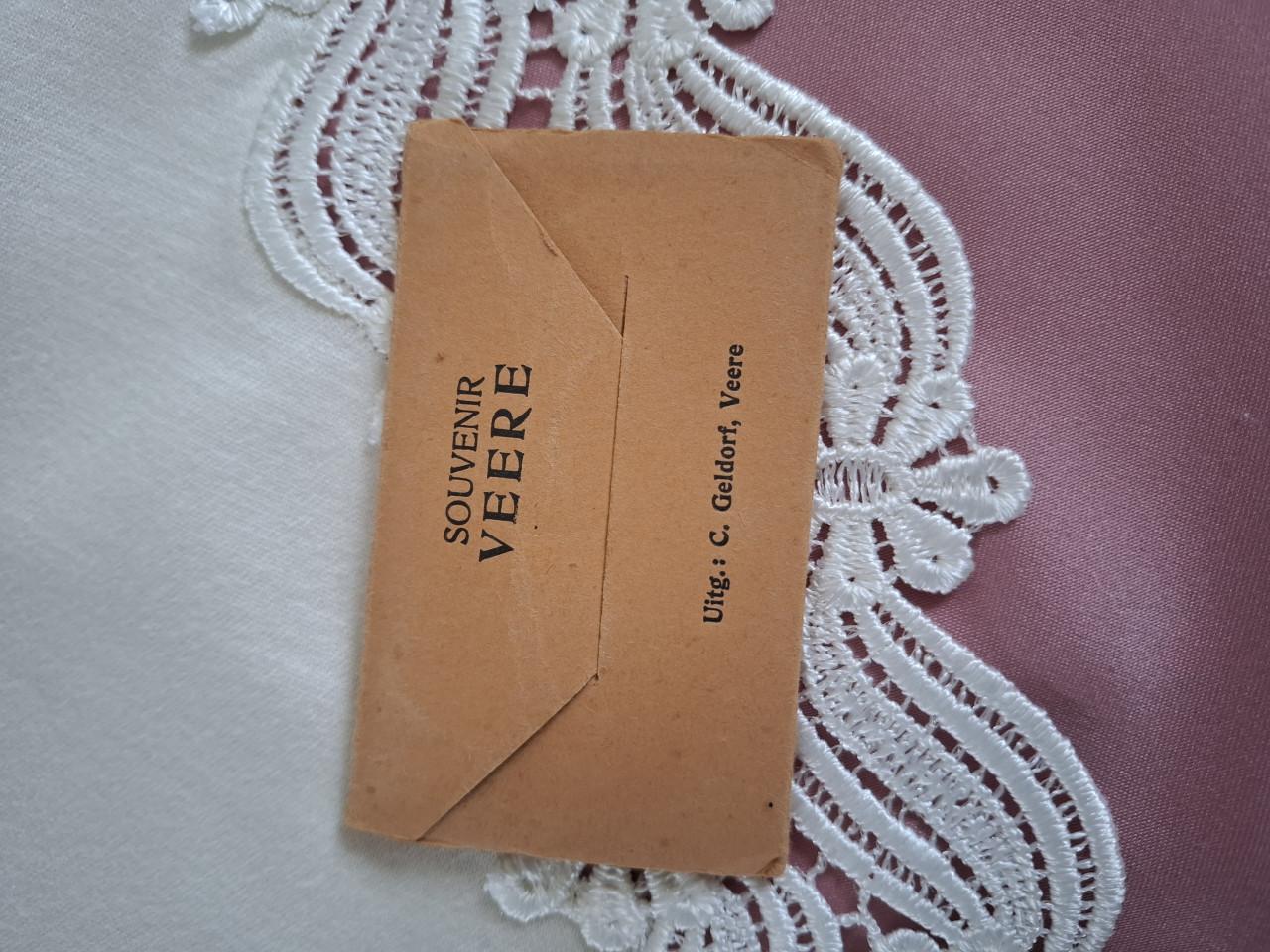 Mapje met aanzichten van Veere in mini kaartje