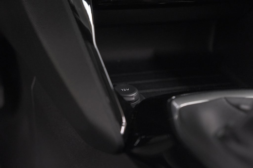 Peugeot 208 puretech 100 allure | parkeersensoren | apple carplay | climate