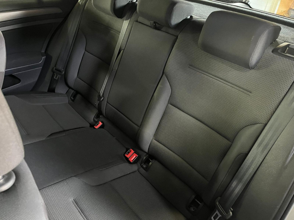 Volkswagen E-golf e-golf 136pk, virtual cockpit, apple carplay, navigatie