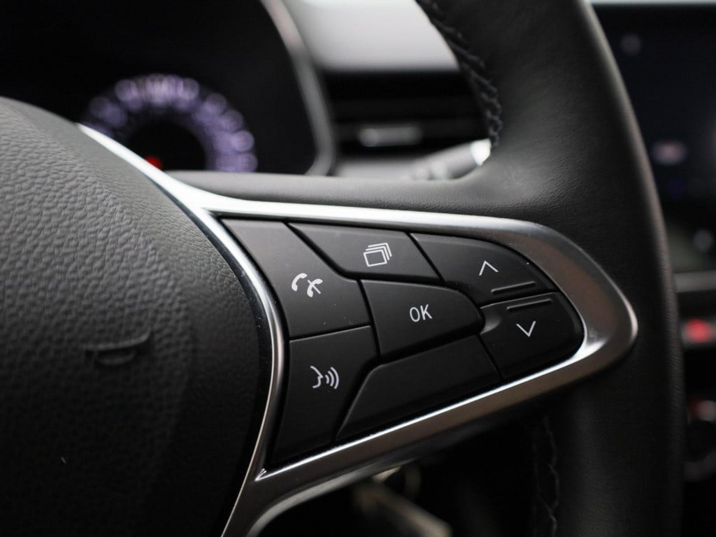 Renault Clio 1.0 tce zen | lage km stand! | navigatie | apple carplay / and