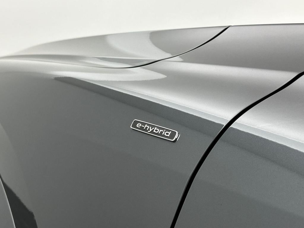 Audi Q5 advanced edition e-hybrid 220 kw / 299 pk suv 7 ve