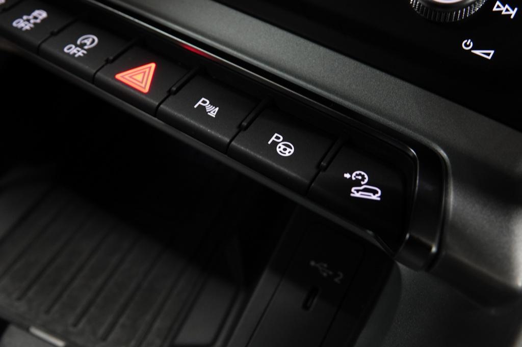Audi Q3 sportback 35 tfsi s edition | matrix | driveselect | alcantara |