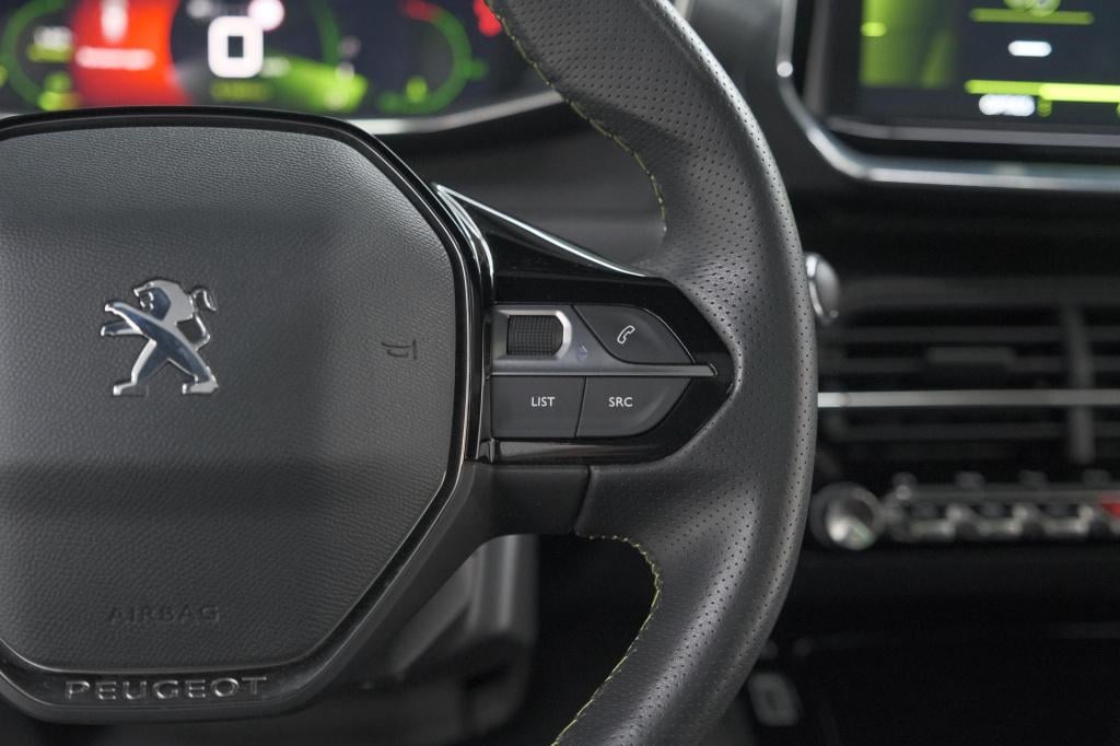 Peugeot 2008 puretech 130 gt | panoramadak | afneembare trekhaak | adaptiev