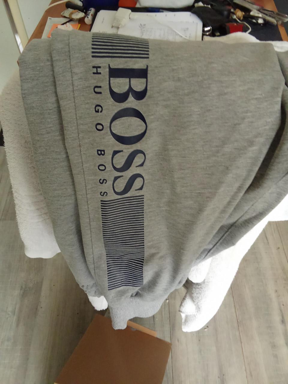 Boss running/house suit XL