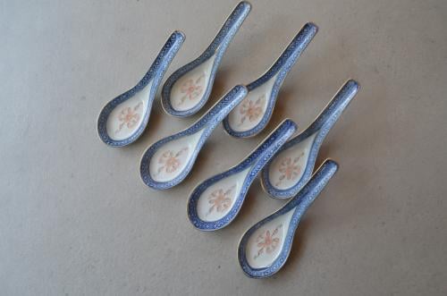 7 identieke Porseleinen Chinese lepels