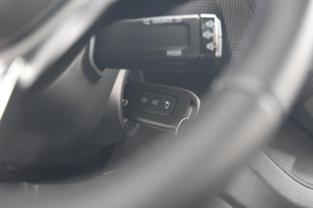 Renault Trafic 2.0 blue dci 130 t30 l2h1 advance | camera | apple carplay |