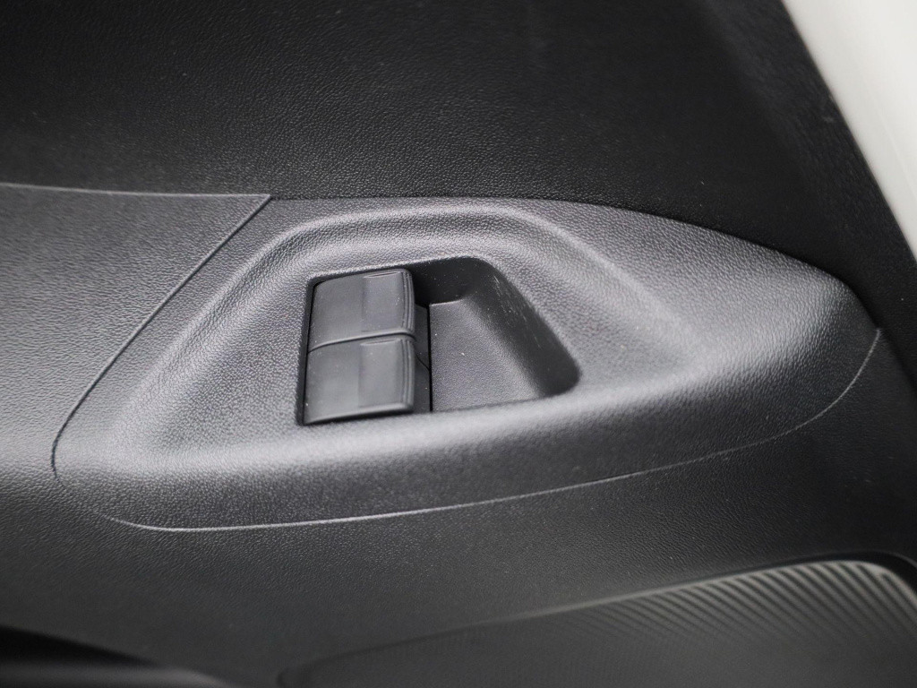 Peugeot 108 1.0 e-vti style | lage km stand! | bluetooth | airco | cruise c