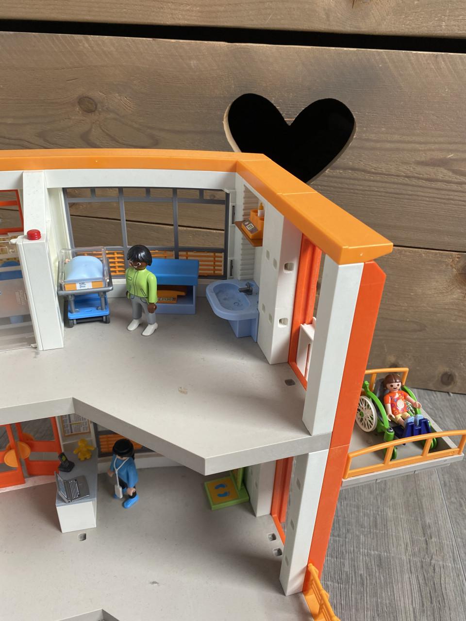 Playmobile ziekenhuis met ambulance