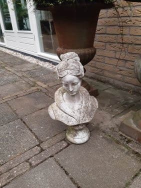 Betonnen beeld geen koeriersdiensten